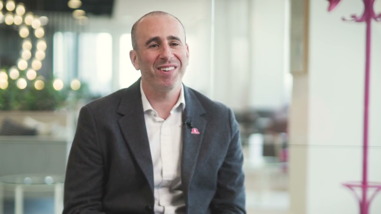 Visuel What are the common misconceptions of managing a cyber attack? | Mark Singer | Beazley