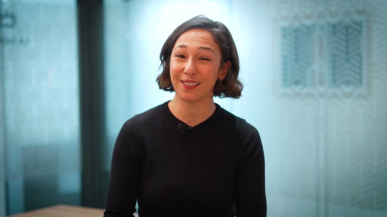 Visuel Découvrez APRIL avec Fanny, Business controller