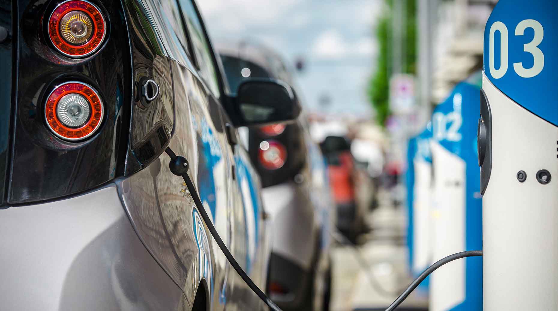 Véhicules électriques : France Assureurs anticipe l’évolution des coûts